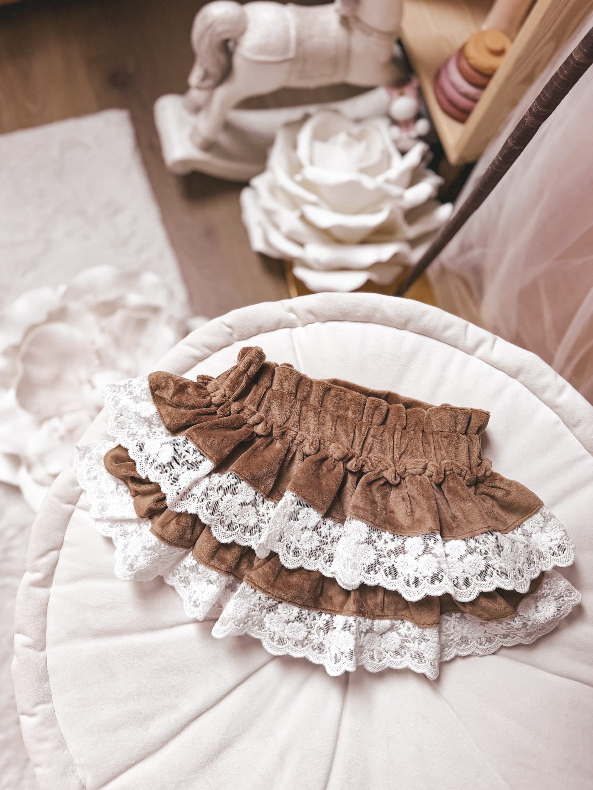 Eleganckie bloomersy welurowe Karmel