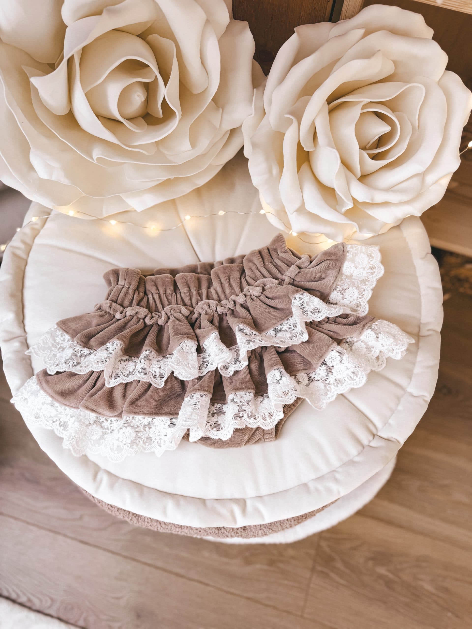 Eleganckie bloomersy welurowe Beige